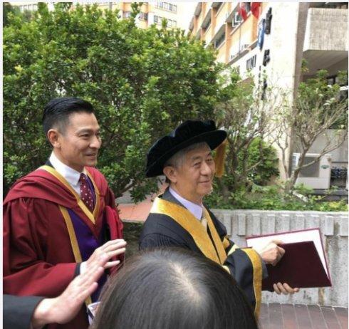 刘德华获香港树仁大学荣誉文学博士学位